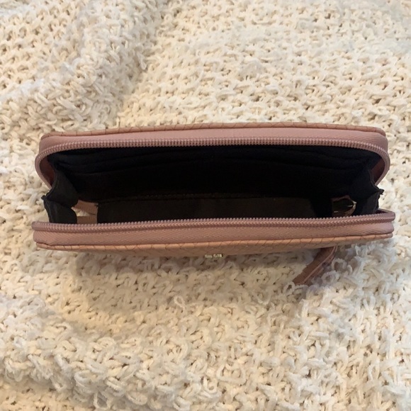 Hudson + Bleeker Wallet - Picture 2 of 2